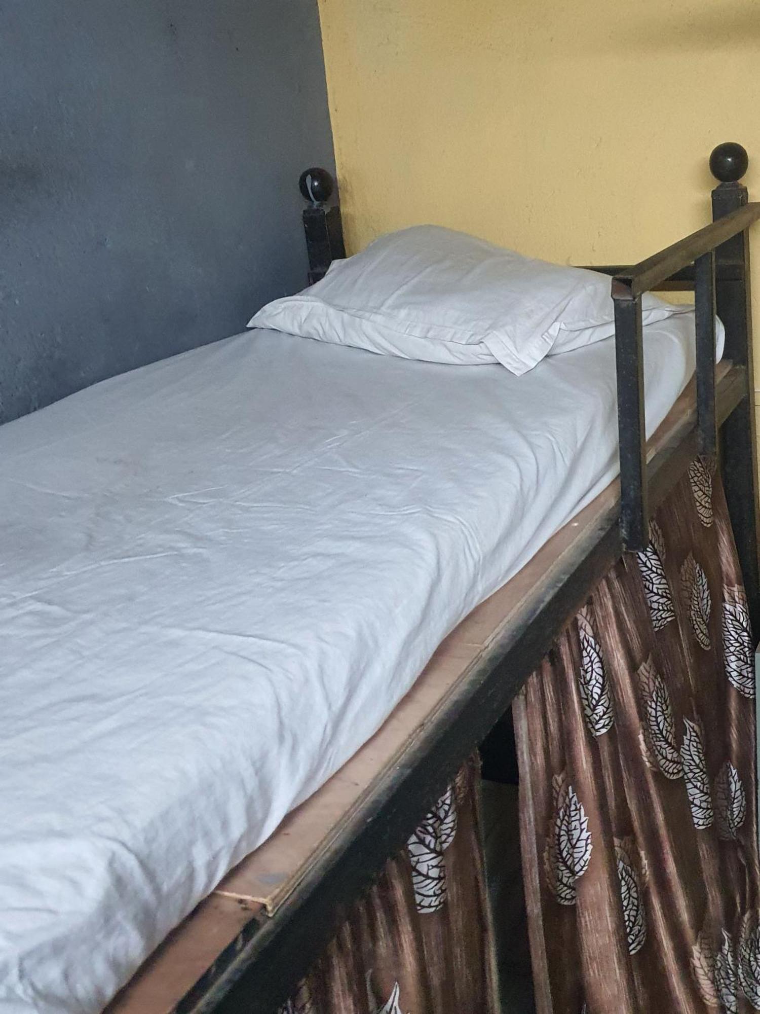 Bapuji Dormitory Hostel Mumbai Exterior photo