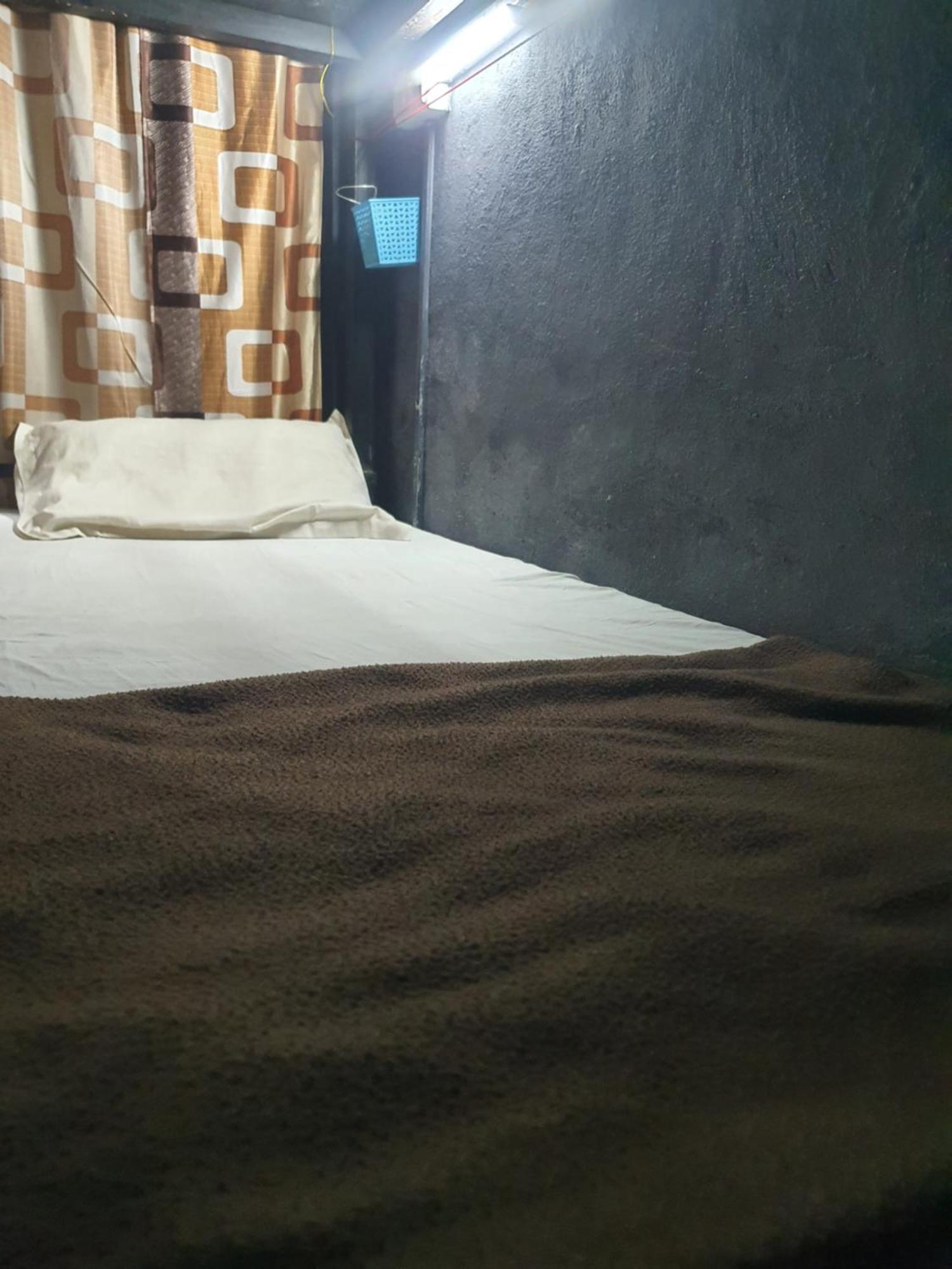 Bapuji Dormitory Hostel Mumbai Exterior photo