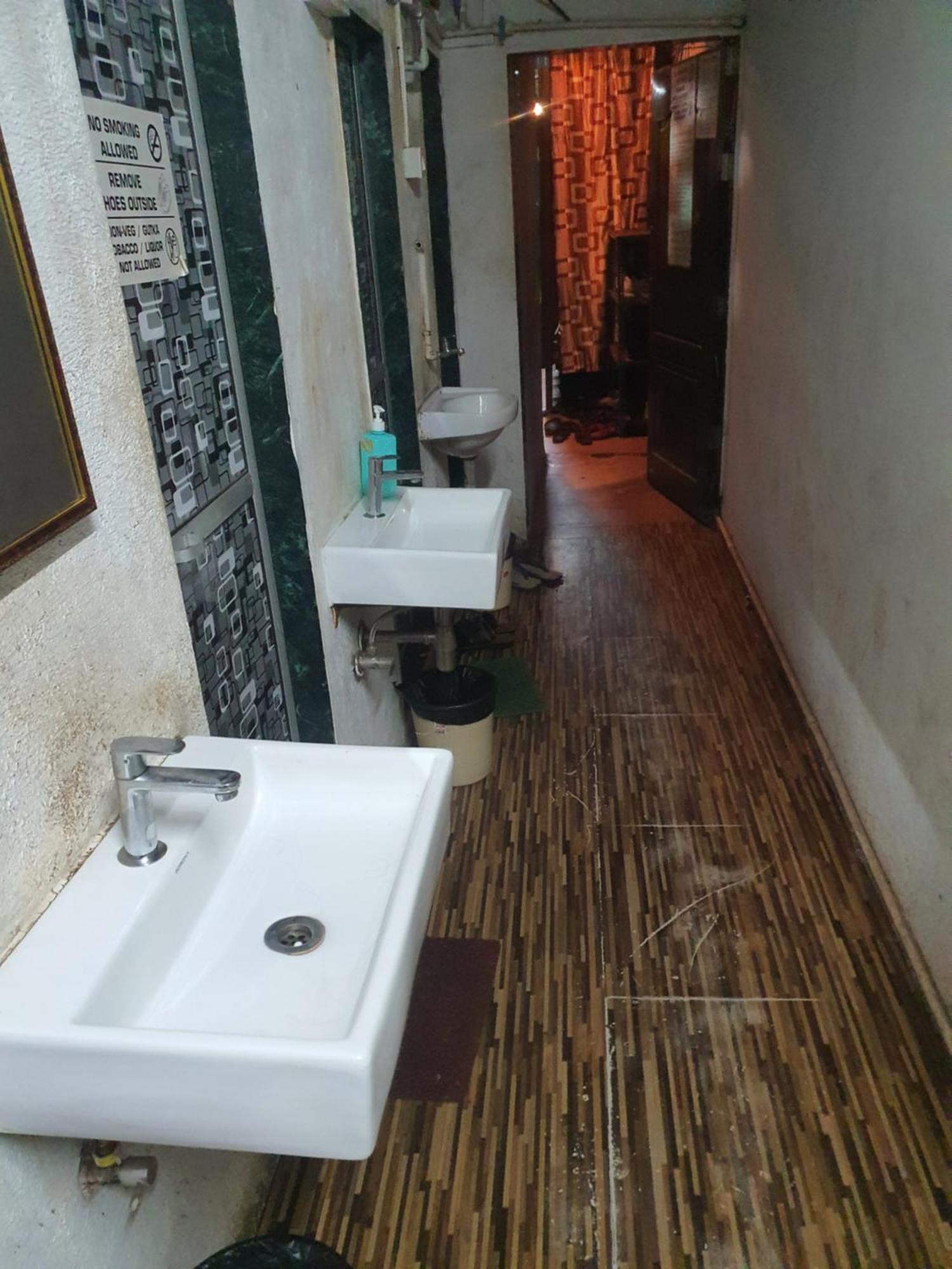 Bapuji Dormitory Hostel Mumbai Exterior photo