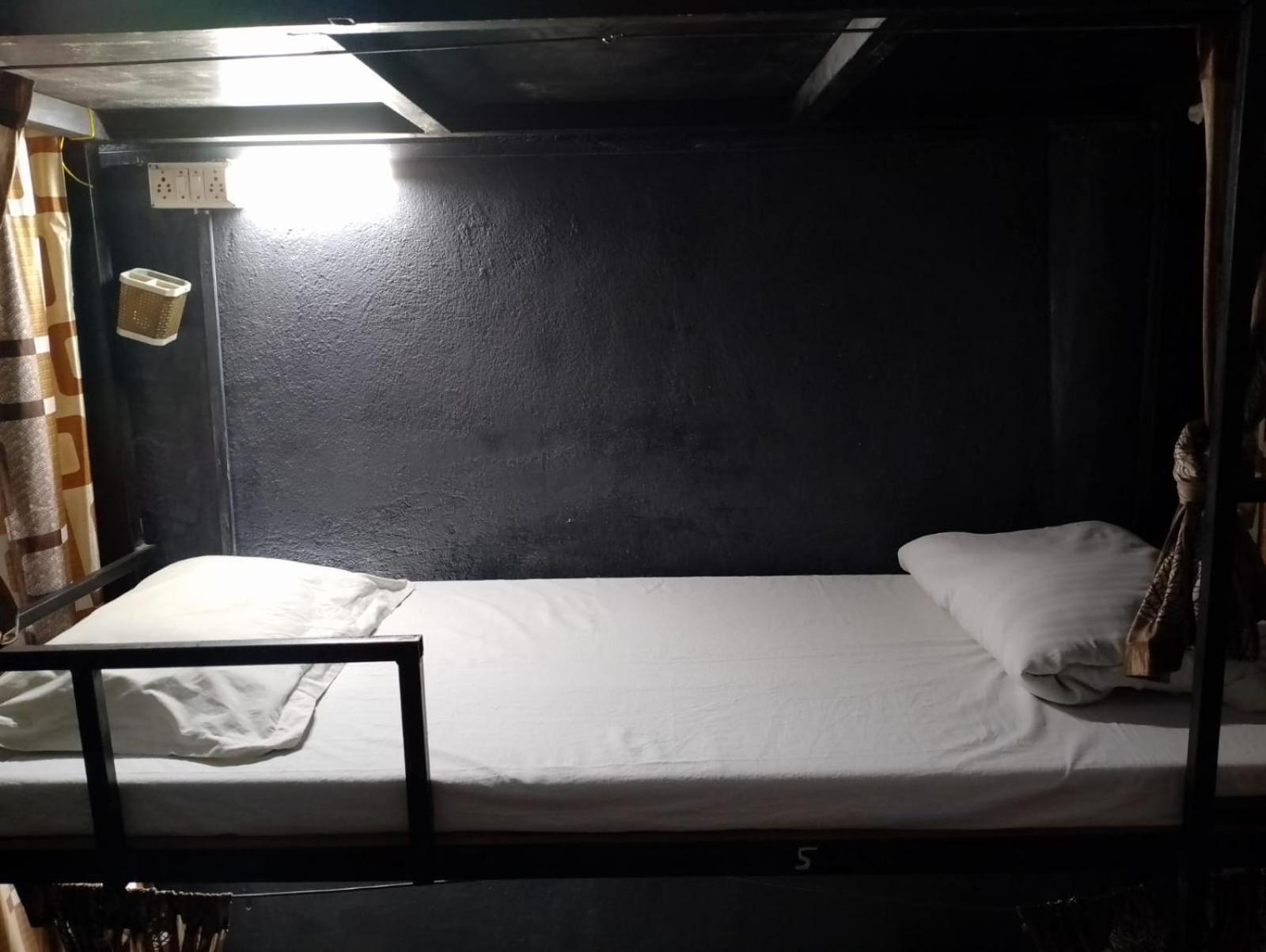 Bapuji Dormitory Hostel Mumbai Exterior photo